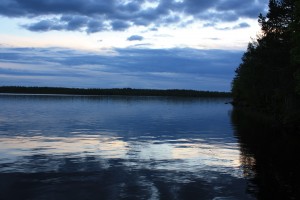 Hirvijärvi i kvällsljus